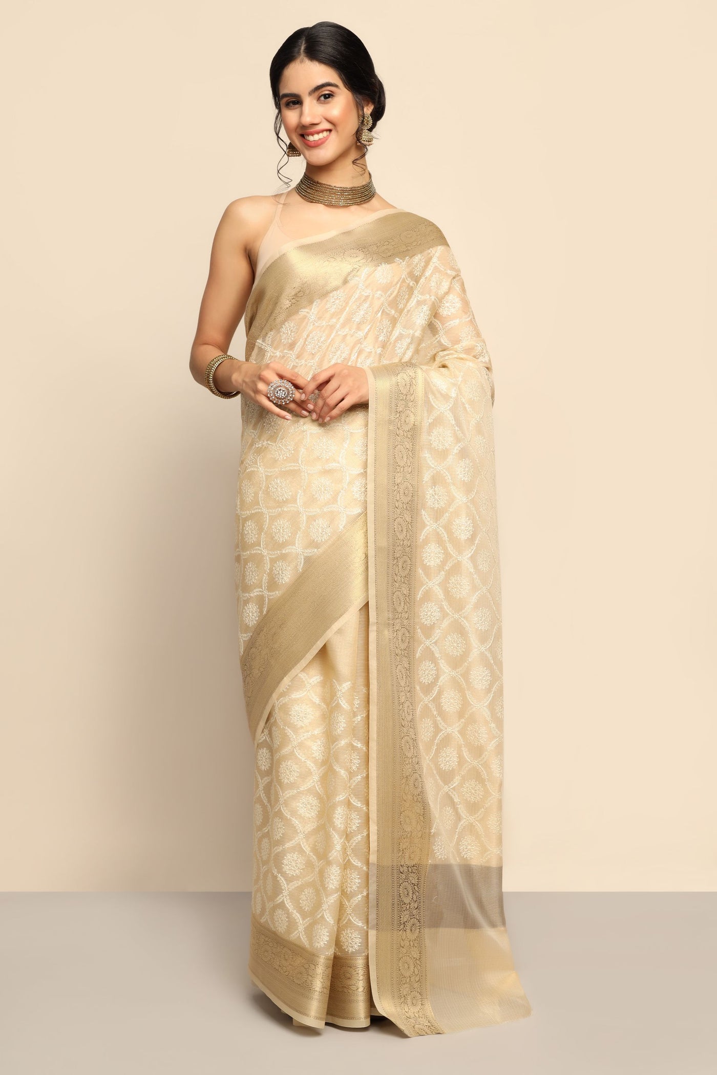 Enchanting Cream Cotton Silk Saree: A Blend of Comfort and Sophistication