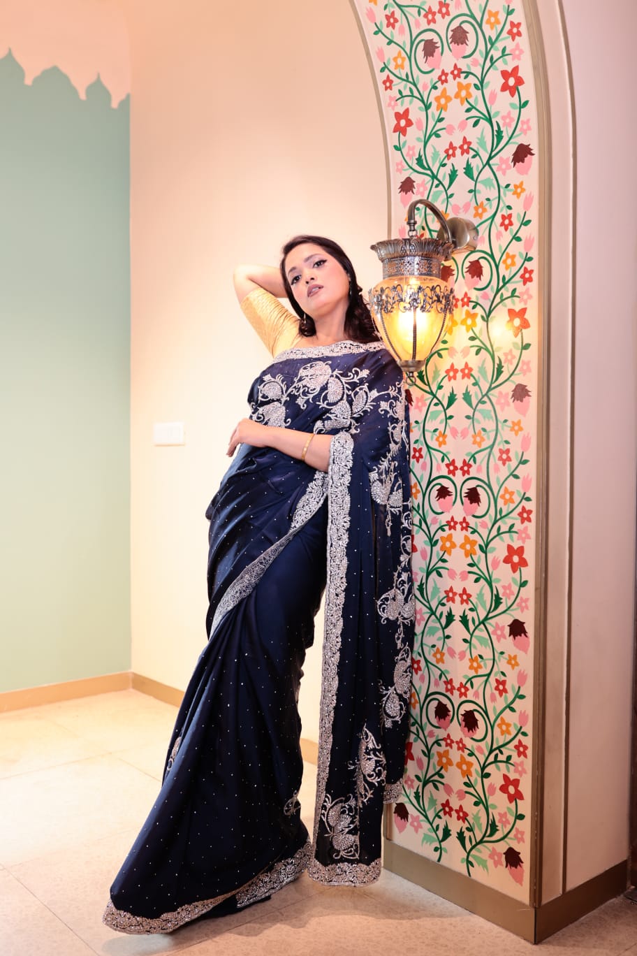 Stunning Handloom Black Blue Saree with Intricate Embroidery