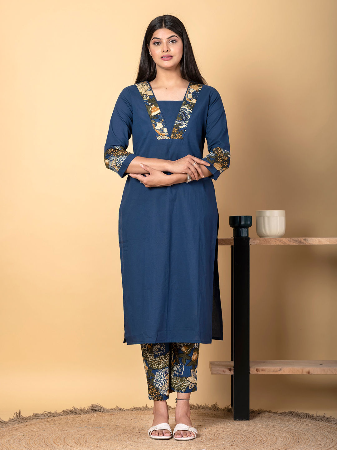 Kalamkari Trim Cotton Suit Set Main image