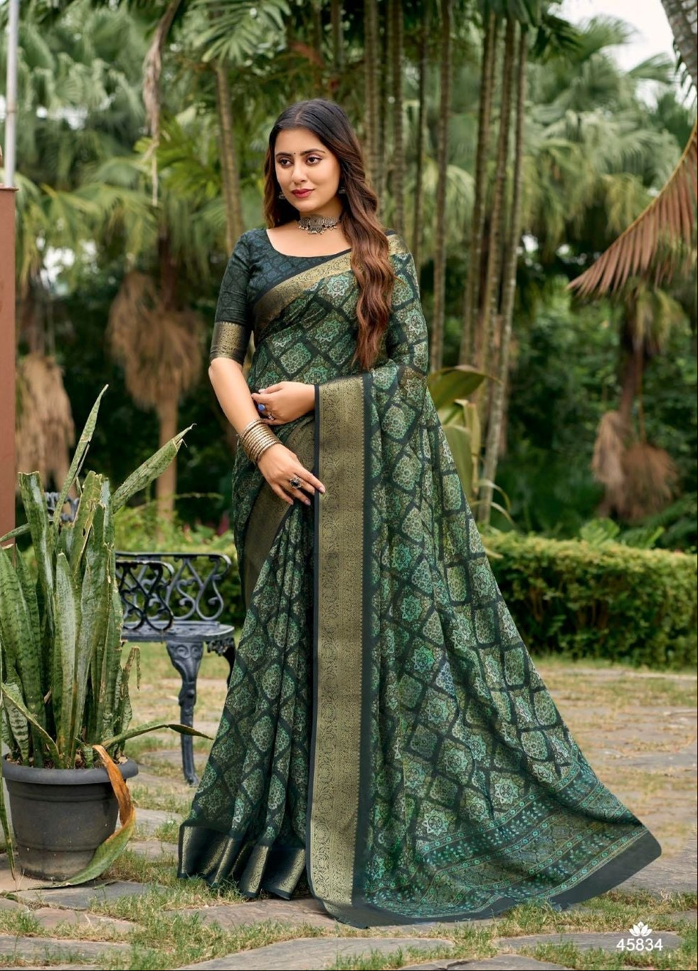 Bandhani Print Banarasi Art Silk Saree Main image