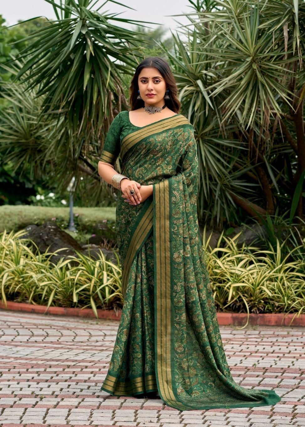 Emerald Green Banarasi Art Silk Saree Main image