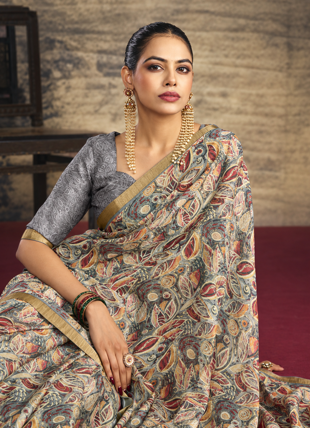 Beige Kalamkari Printed Silk Saree Set with Grey Brocade Blouse Secondary image