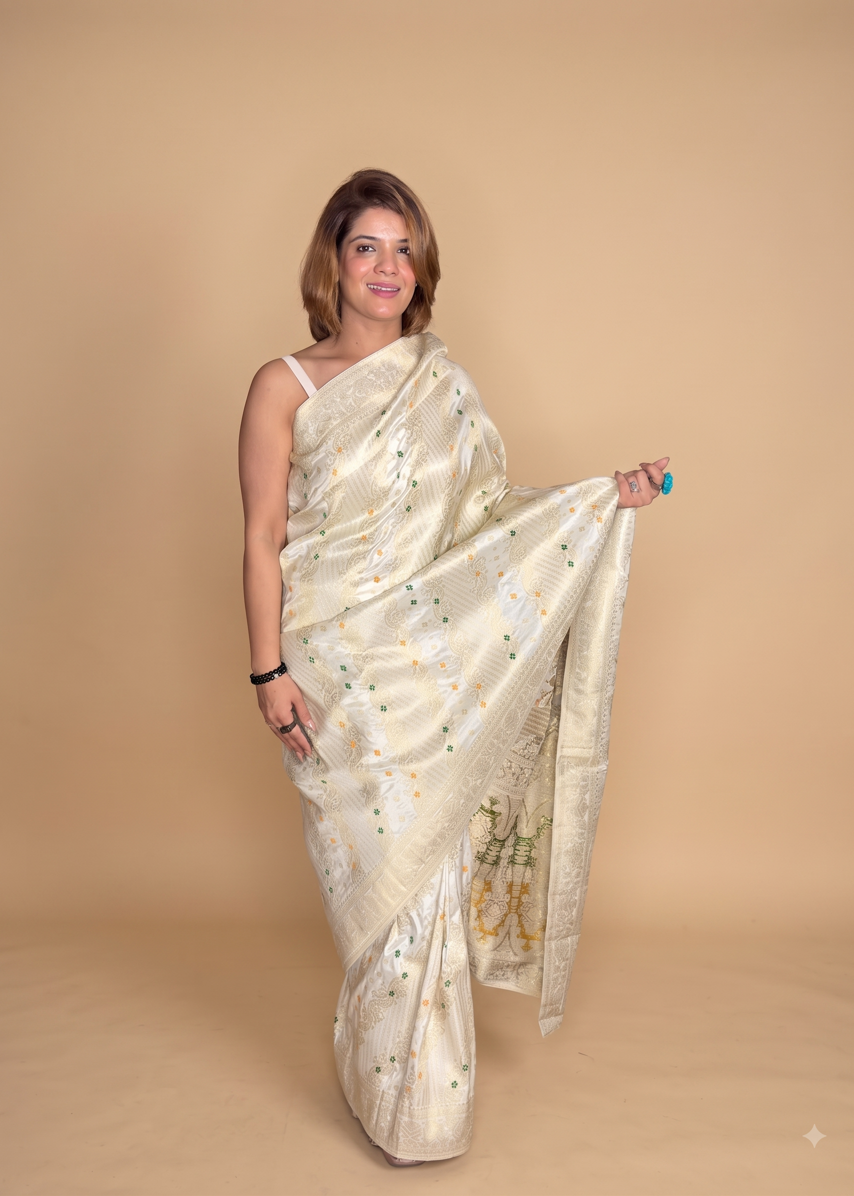 Royal Ivory Banarasi Silk Saree Secondary image