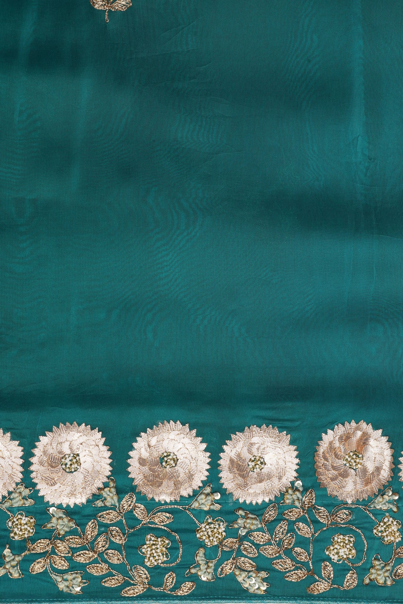 Enchanting Emerald Silk Saree: A Jewel of Elegance