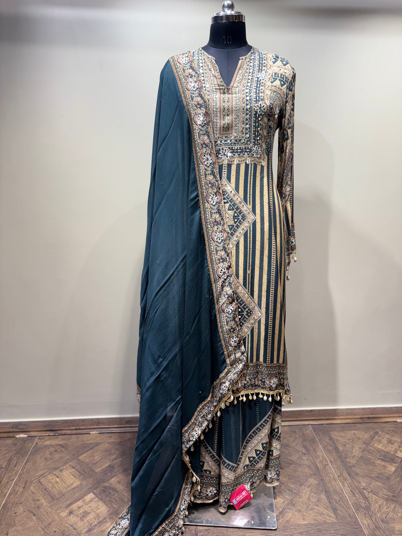 Geometric & Striped Printed Kurti Set with Solid Dupatta (93 D-10)