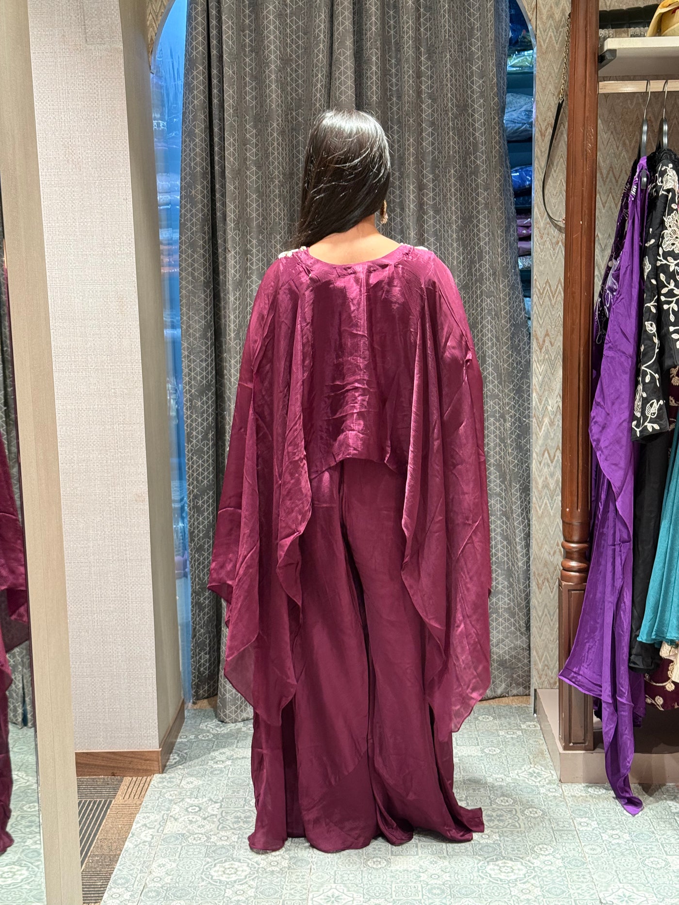 Luxurious Wine with Gold Embellishment (2222 GS-151)