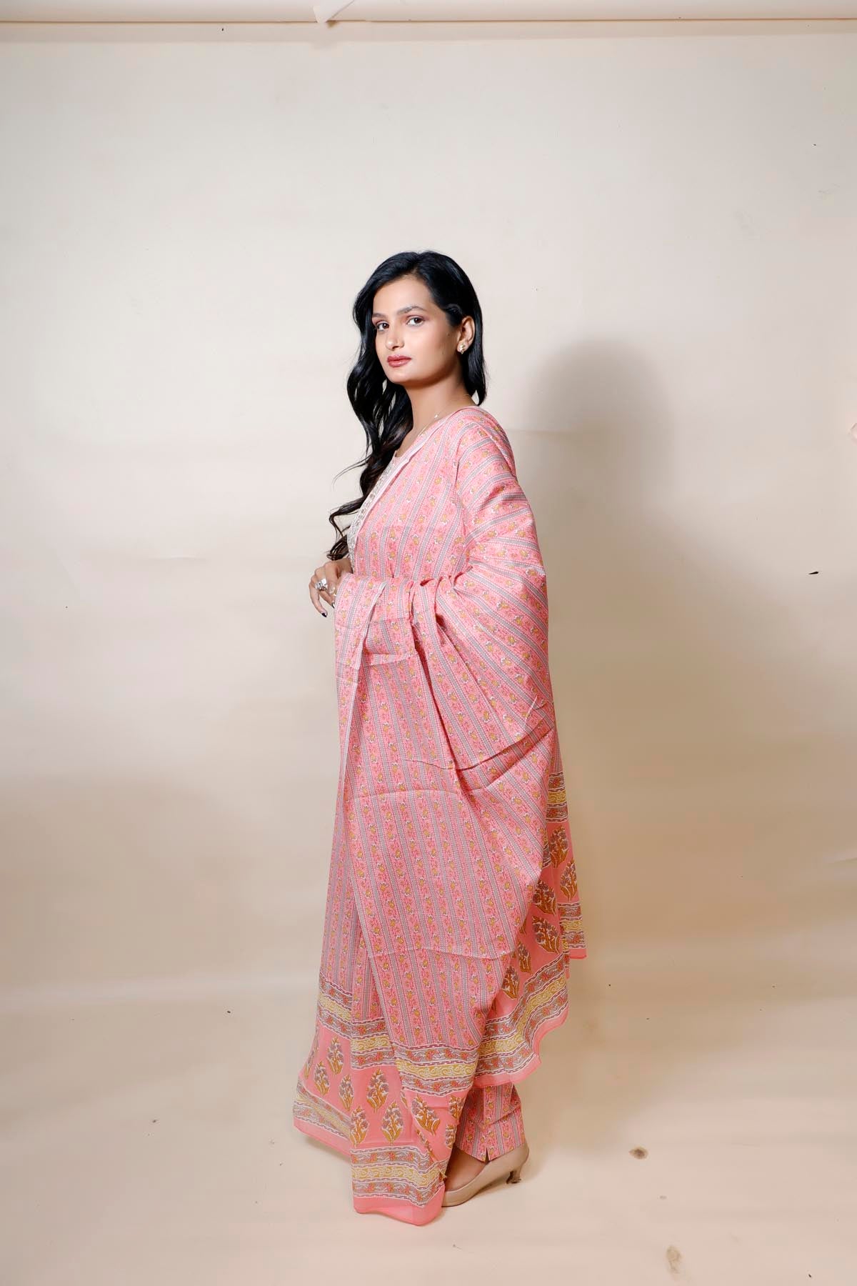 full dupatta view of off white cotton suit