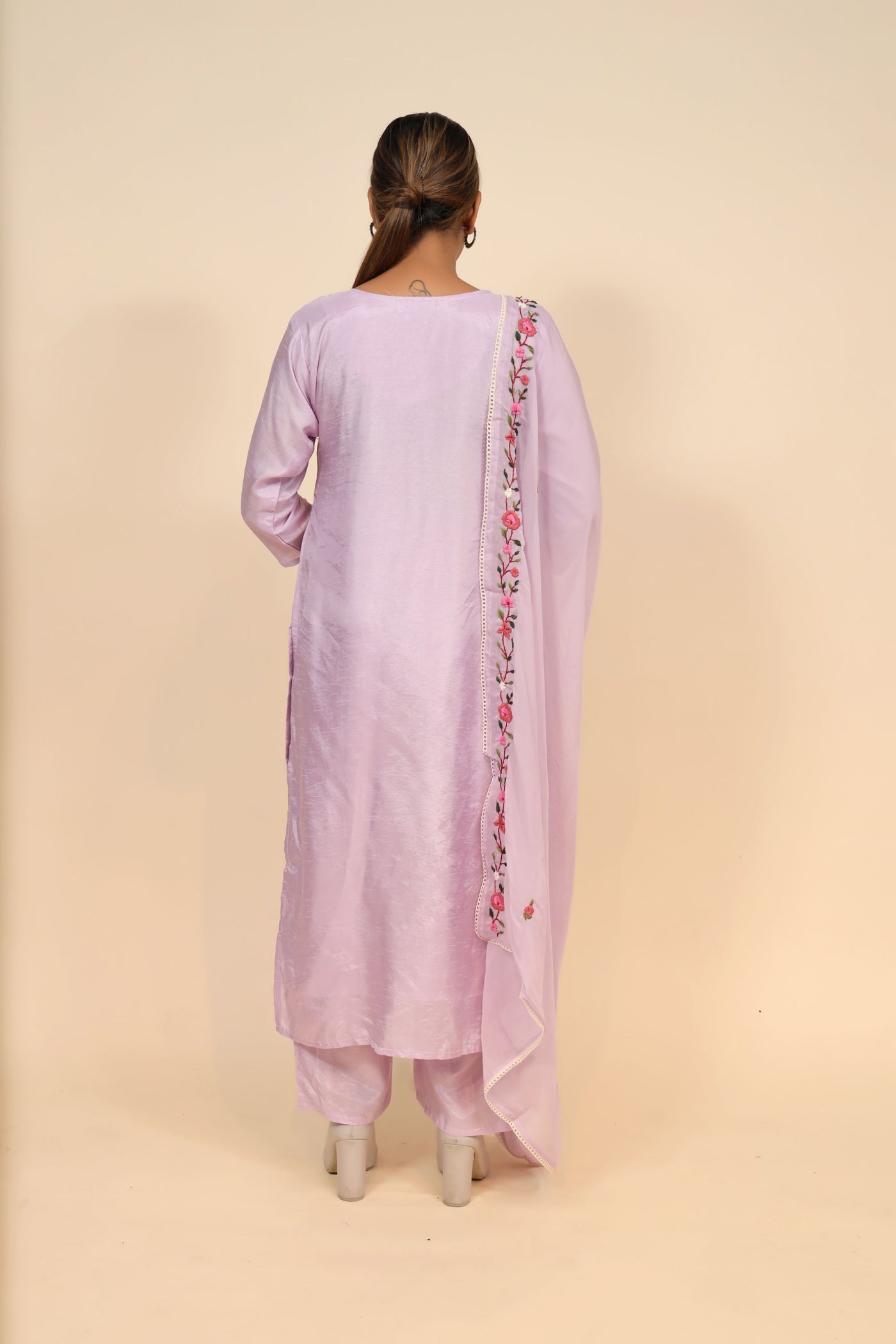 Beautiful Pink Colour Floral Motif Embroidered Suit Set