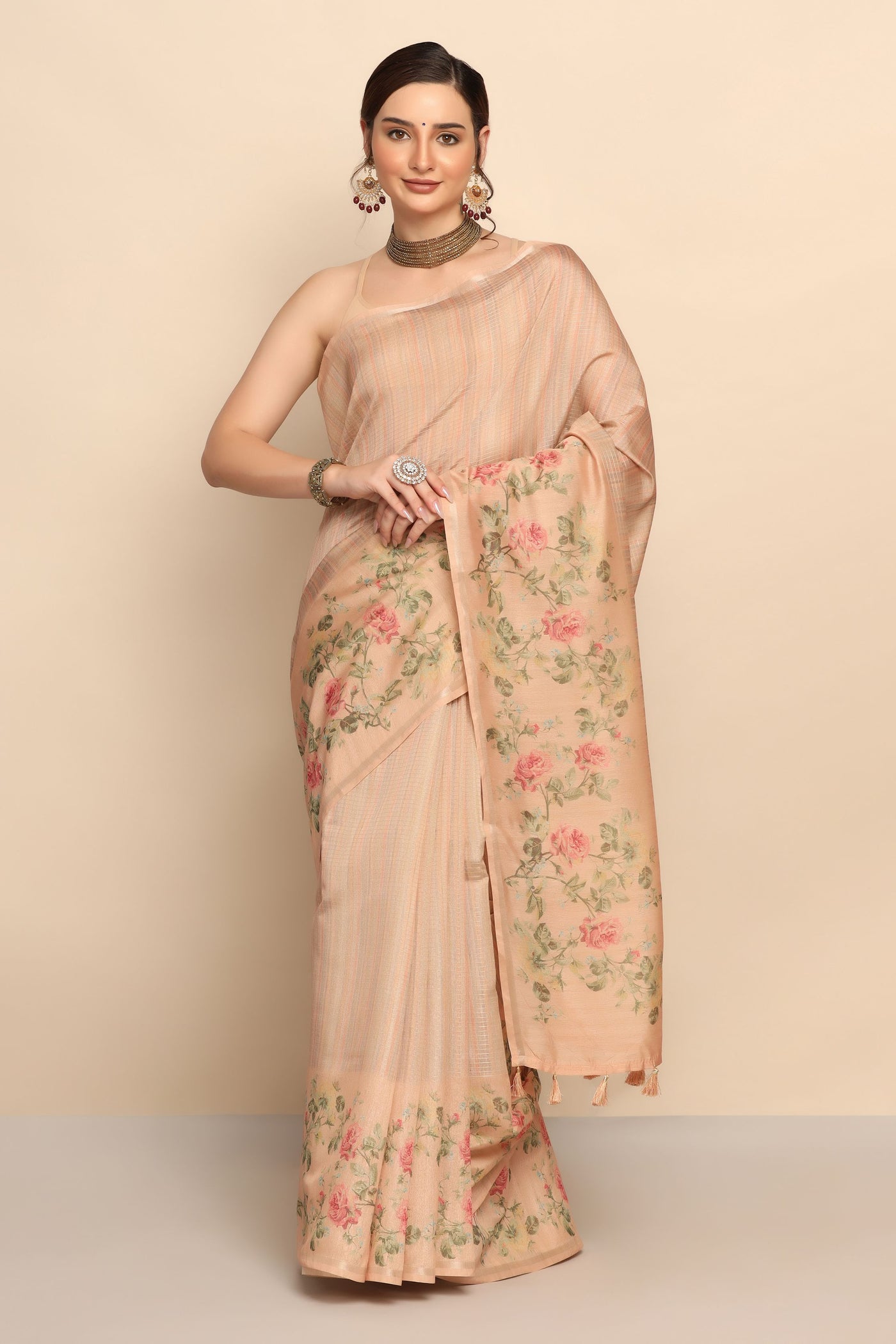 Stunning Peach Silk Saree with Exquisite Floral Motif