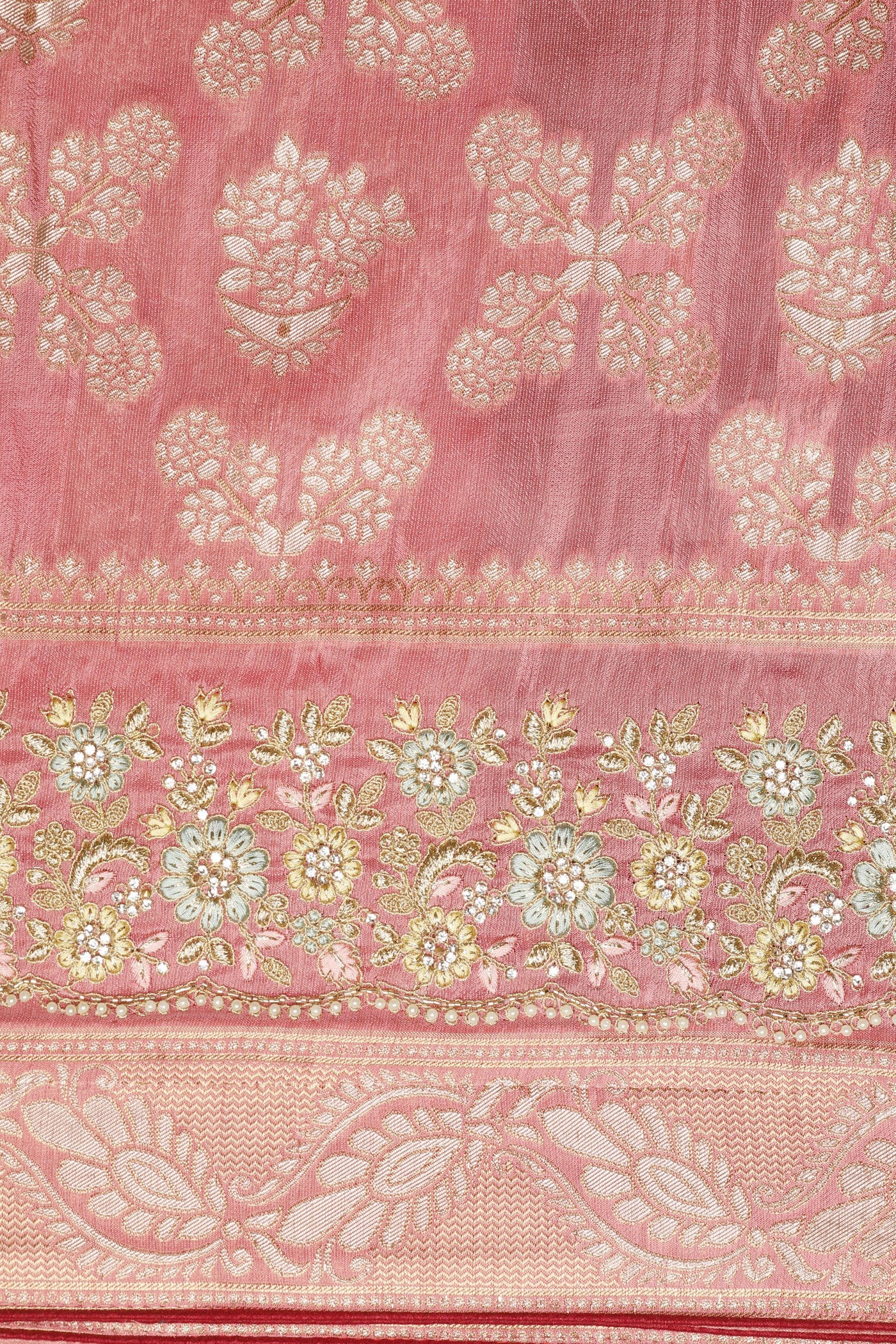 Enchanting Pink Silk Saree: A Tapestry of Glamour"