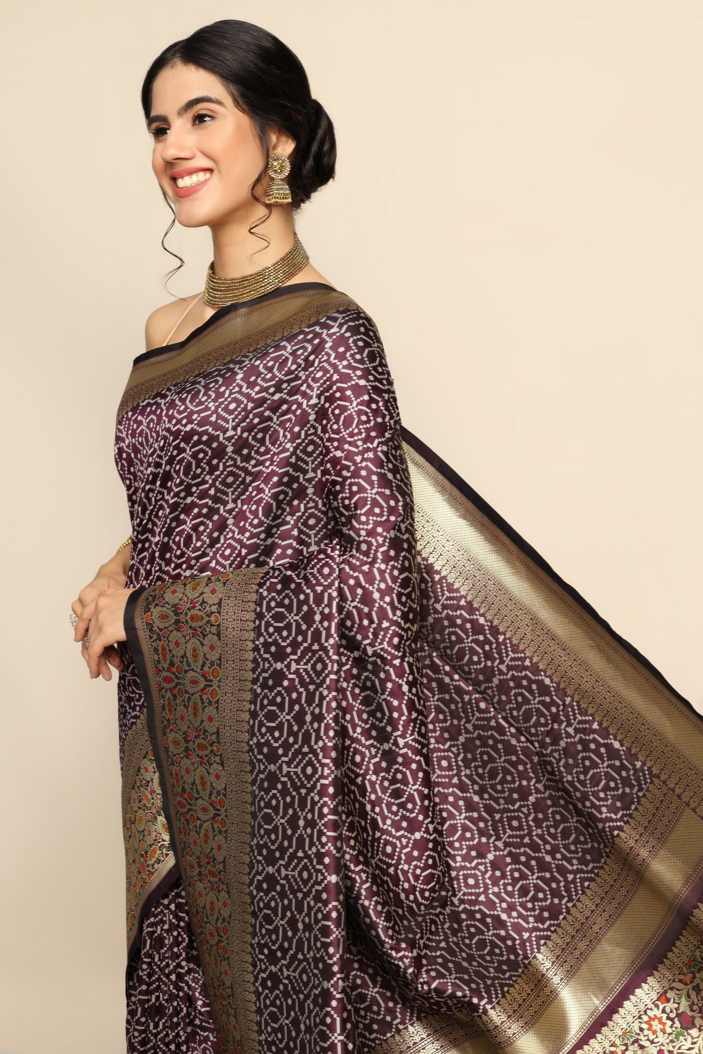 Exquisite Purple Silk Saree: Geometrical Marvel