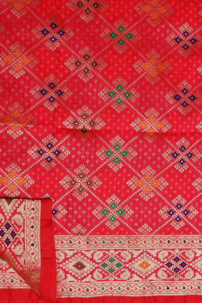 Elegant Pink Saree: Geometrical Splendor