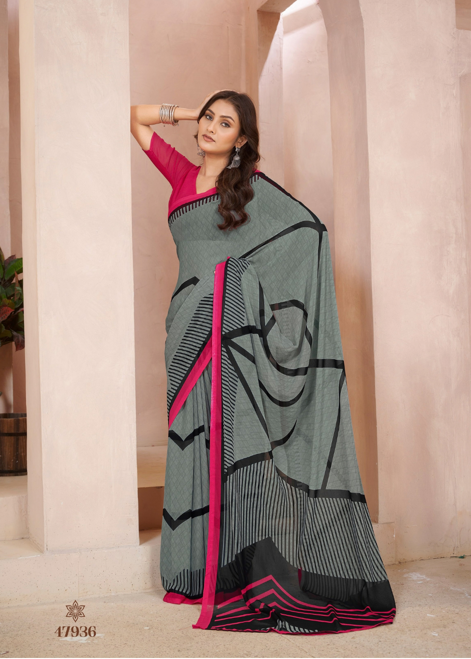 Grey and Pink hue Pattern Printed Saree