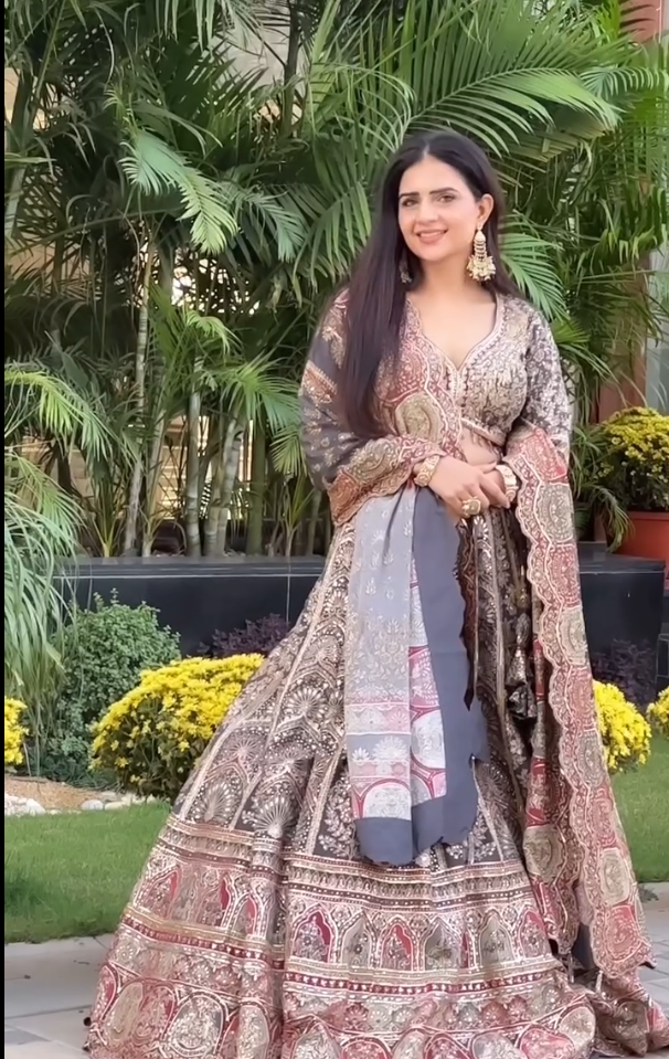 Vintage Print and Brocade Lehenga (LH-3160 D-19) Main image