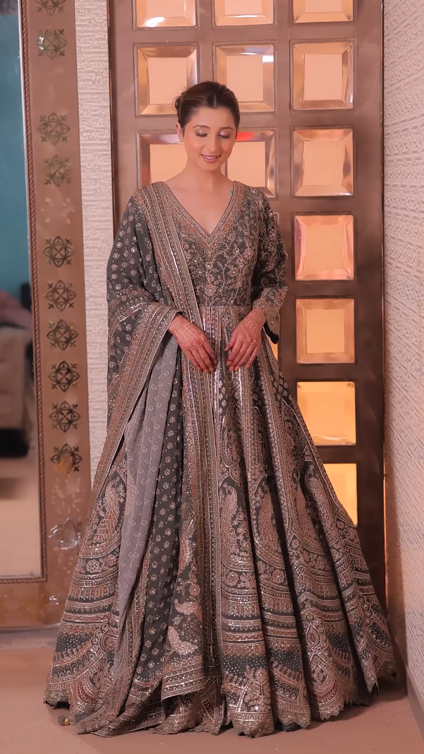 Charcoal Heritage Gown Set (SAJK-5219 D-19)