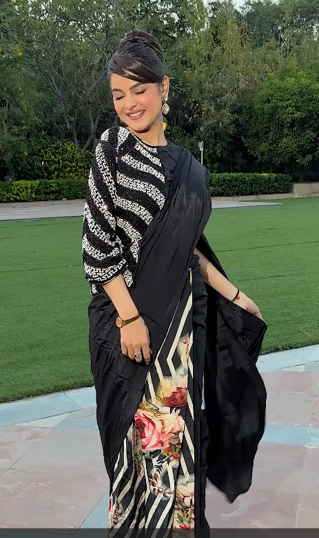 Diagonal pattern Drape Saree Main image