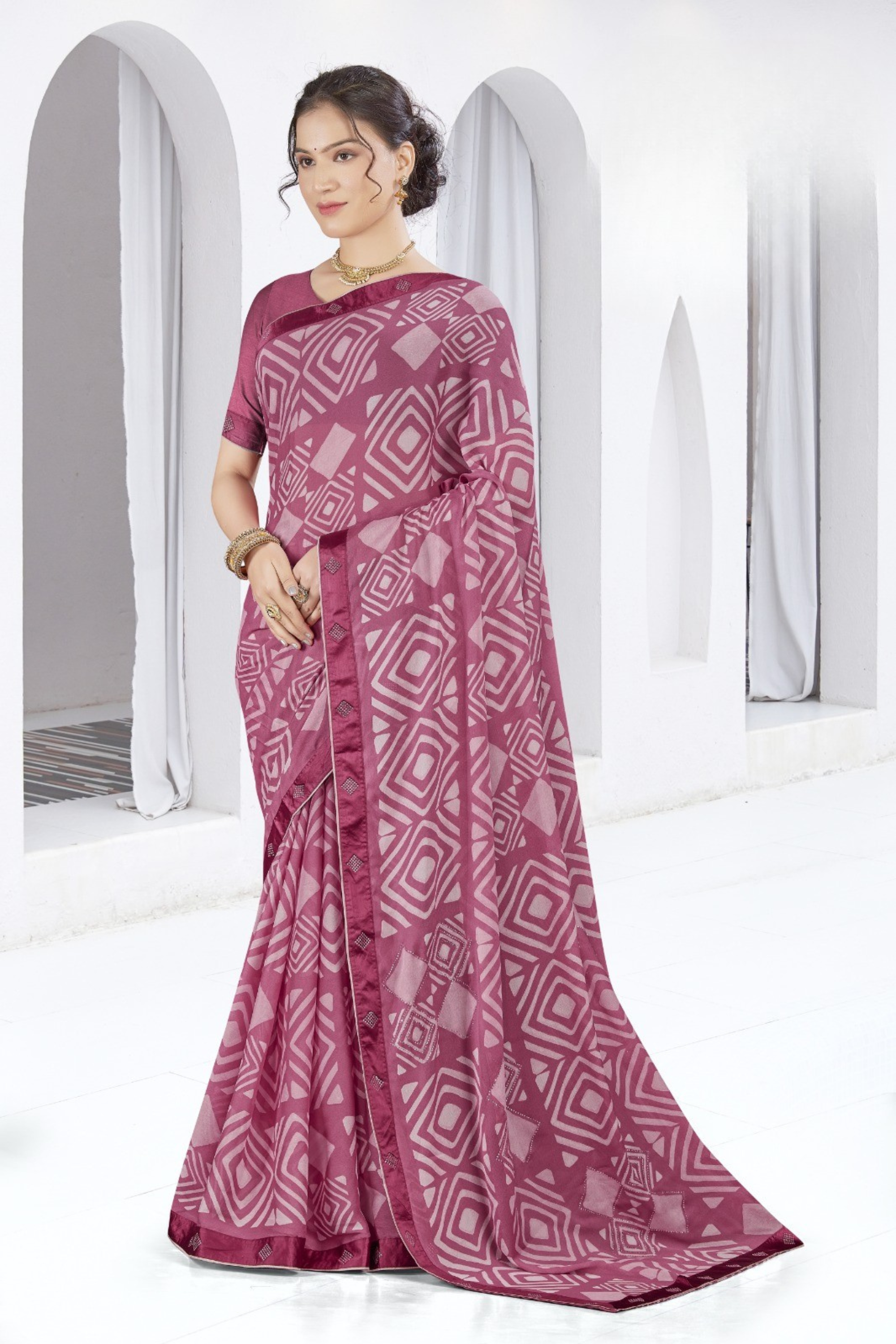Geometric Diamond Print Georgette Saree