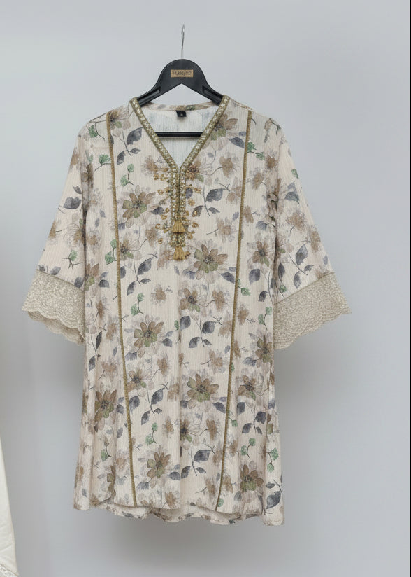 Elegant Ivory Floral Printed Kurta Set Secondary image