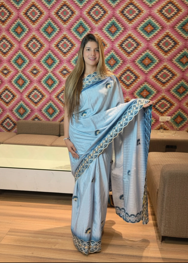 Geometric Scalloped Silk Saree Main image