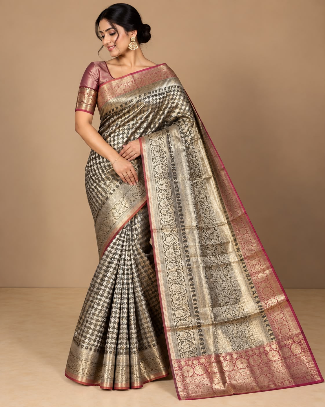 Metallic Grey and Rose Pink Kanjivaram Silk Saree Main image
