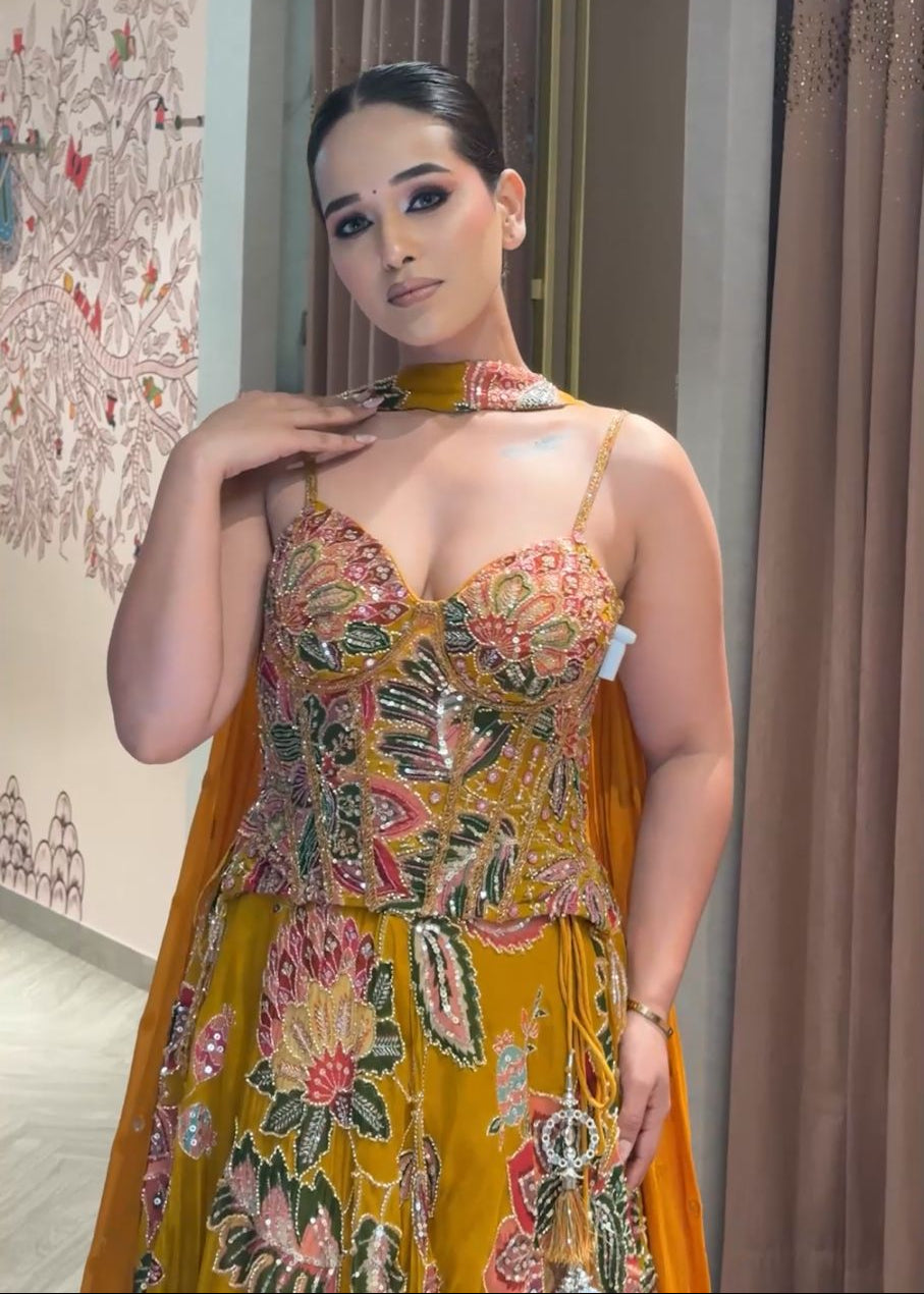 Floral Hand-Embroidered Corset Lehenga Set Secondary image