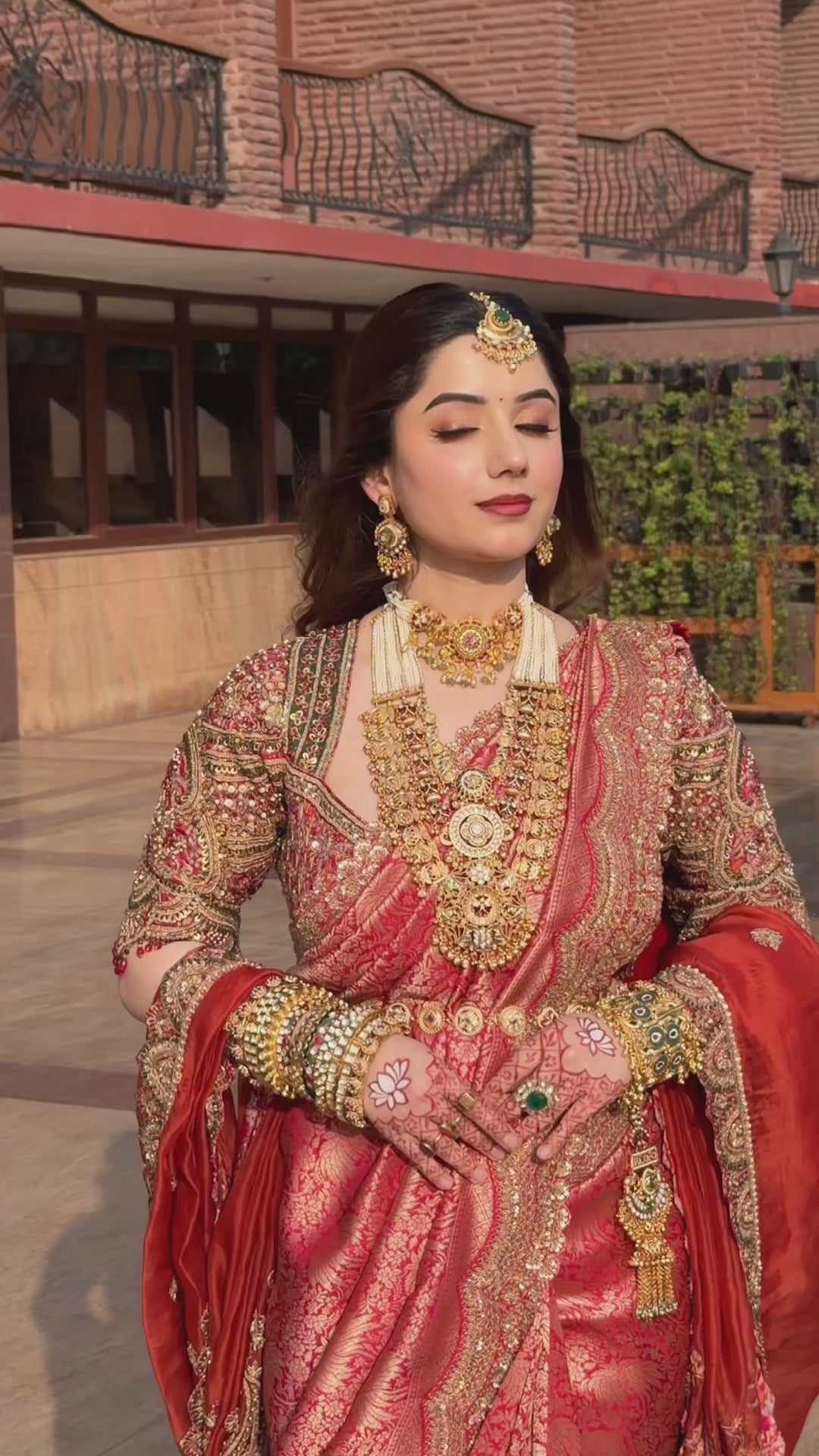 Banarsi Silk Floral Jaal Saree Main image