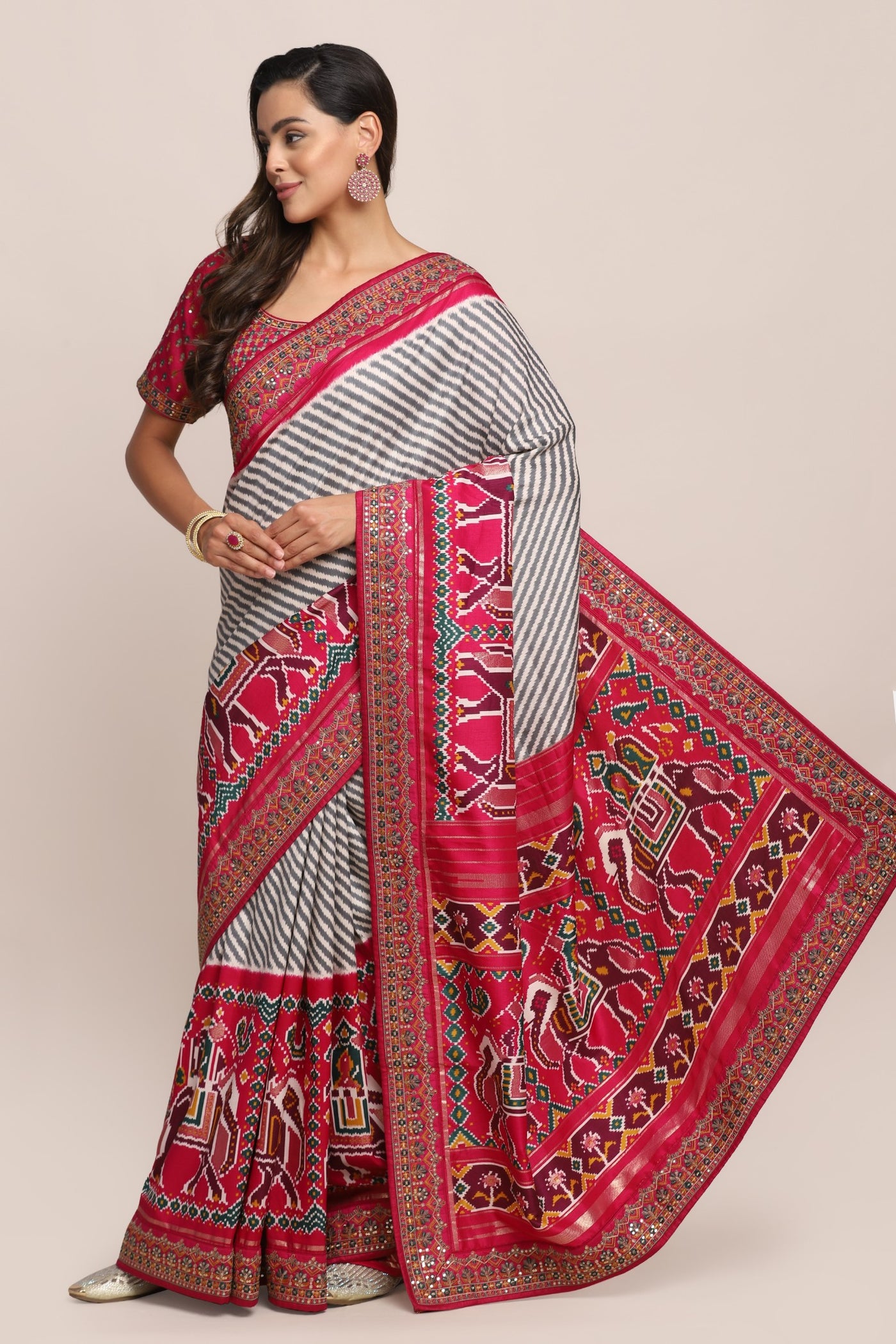 Classy pink color elephant motif printed and embroidered saree